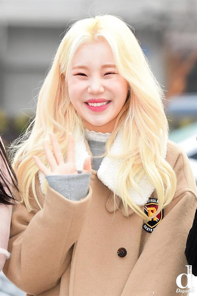 Nữ idol xấu nhất Kpop tiếp tục bị đặt nghi vấn phẫu thuật thẩm mỹ-1