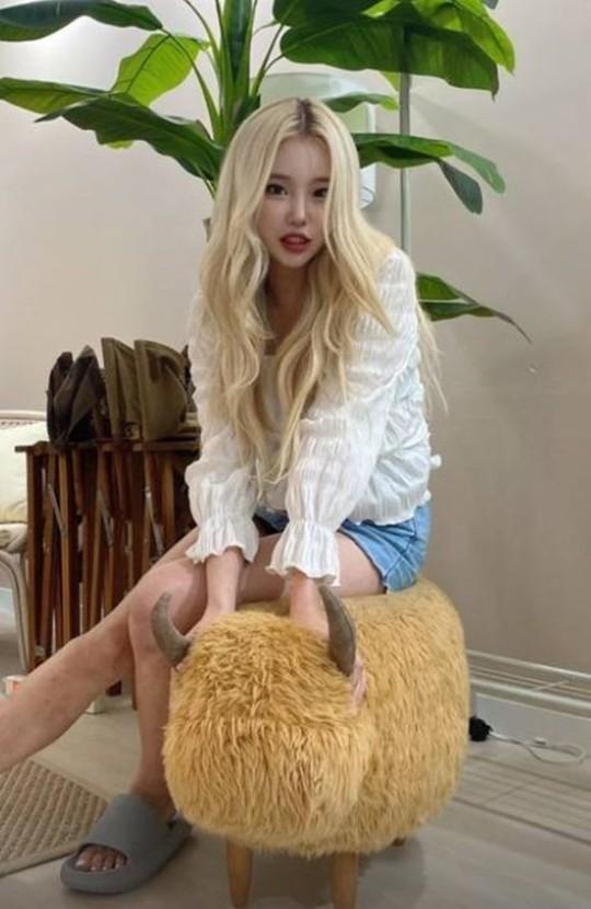 Nữ idol xấu nhất Kpop tiếp tục bị đặt nghi vấn phẫu thuật thẩm mỹ-4