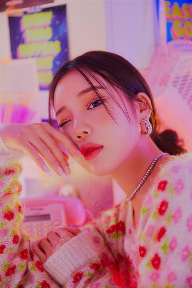 Nữ idol xấu nhất Kpop tiếp tục bị đặt nghi vấn phẫu thuật thẩm mỹ-5