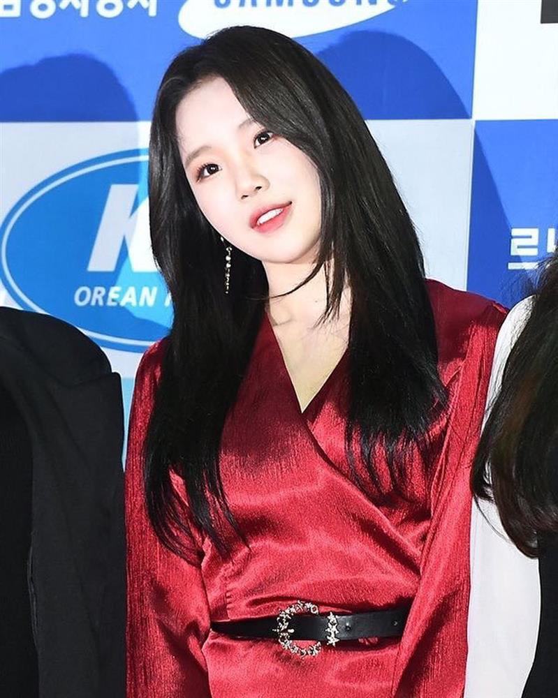 Nữ idol xấu nhất Kpop tiếp tục bị đặt nghi vấn phẫu thuật thẩm mỹ-6