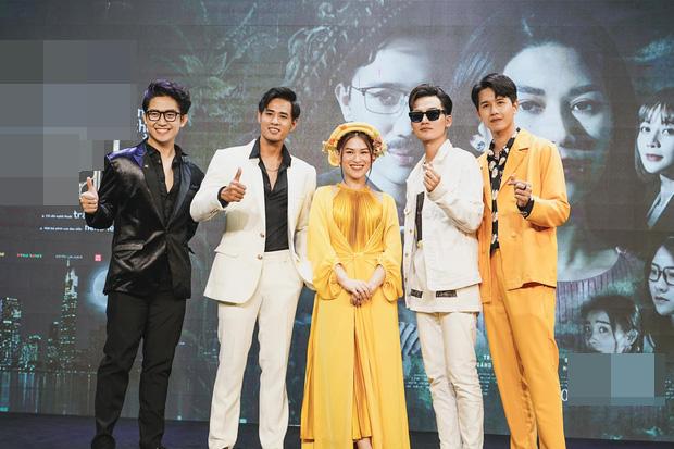 Ca sĩ điều động dàn siêu xe trăm tỷ quảng bá MV là ai?-8