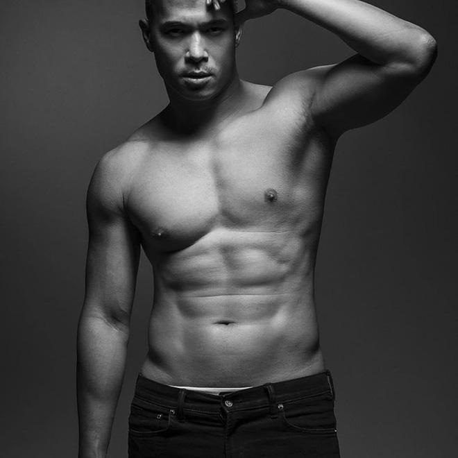 Vừa xé bảng tên Kim Jong Kook, Trương Thế Vinh khoe body siêu cấp-2