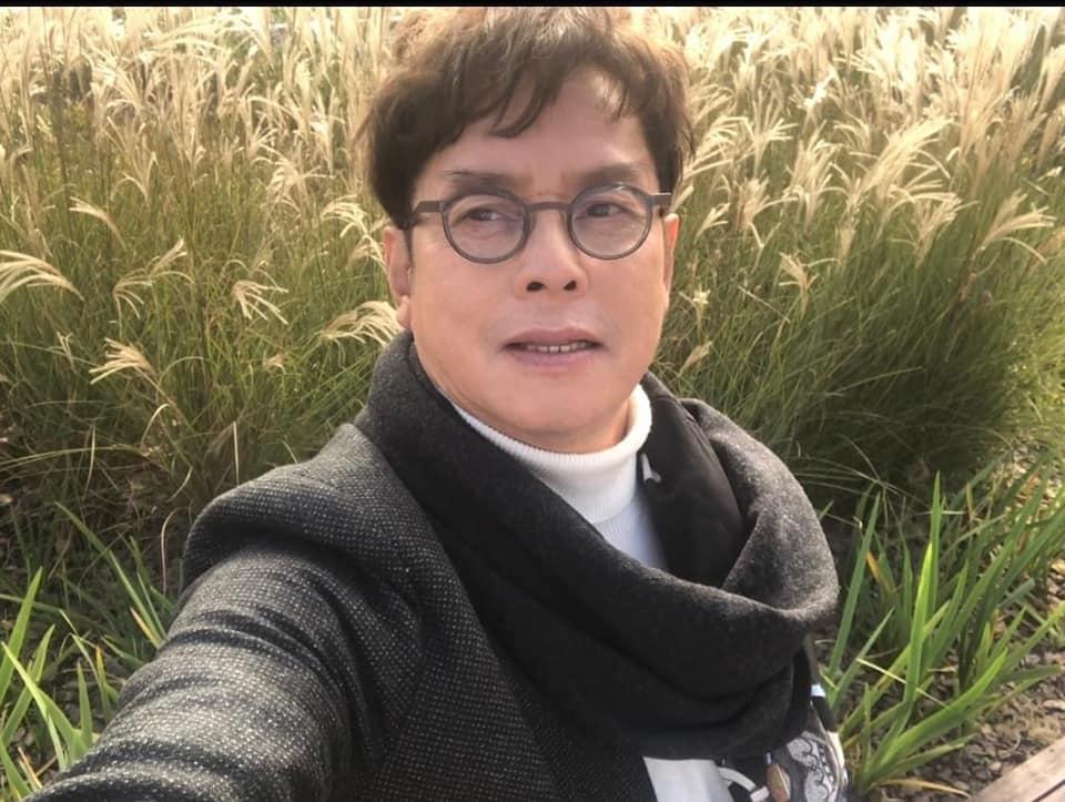 Sao nam đình đám có vợ bị tố ngủ với fan nữ kém 48 tuổi-2