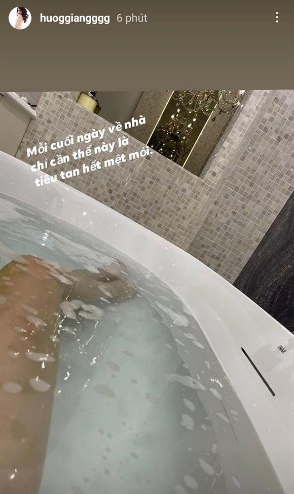 Hương Giang chill trong bồn tắm, gây sốt khi lộ góc biệt thự triệu đô-3