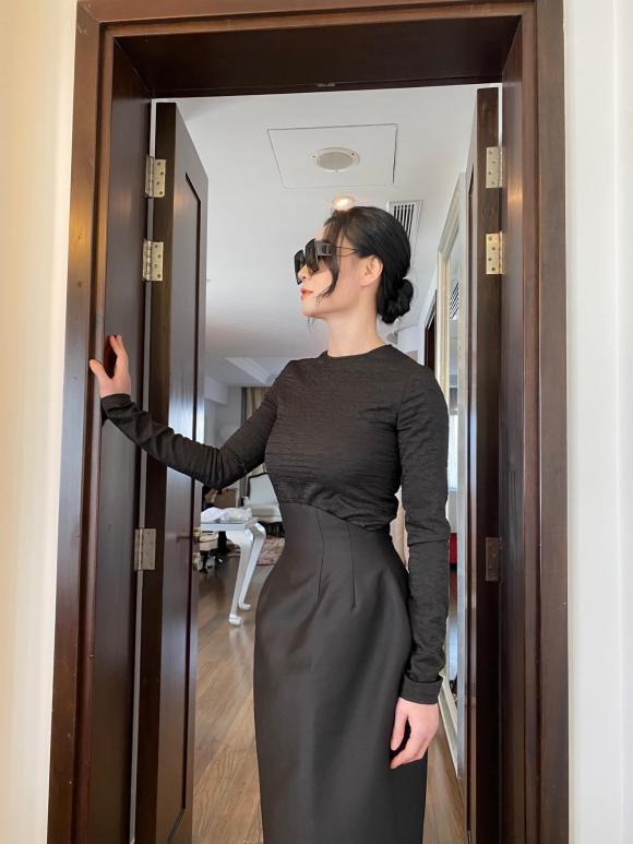 Đụng hàng con dâu Phương Oanh, Quách Thu Phương vẫn sành điệu-5