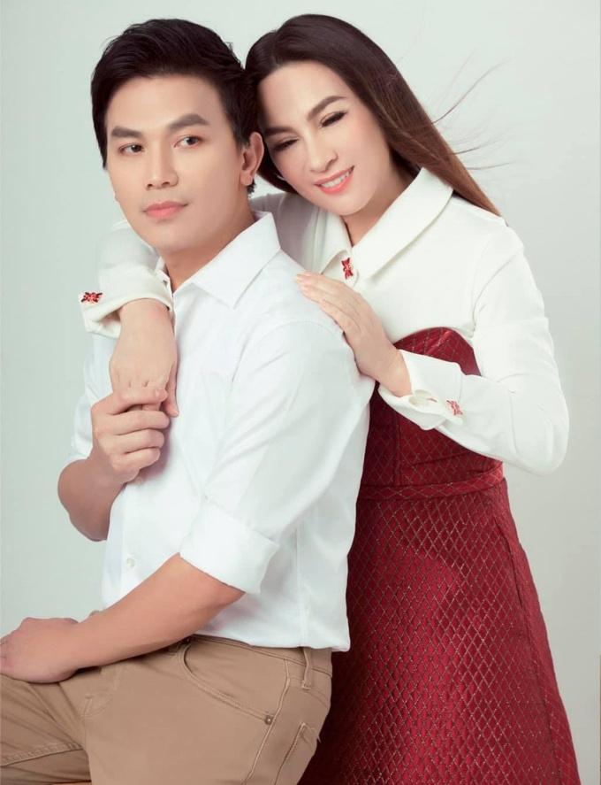 Mạnh Quỳnh: Vợ giúp tôi vực dậy tinh thần khi Phi Nhung qua đời-1