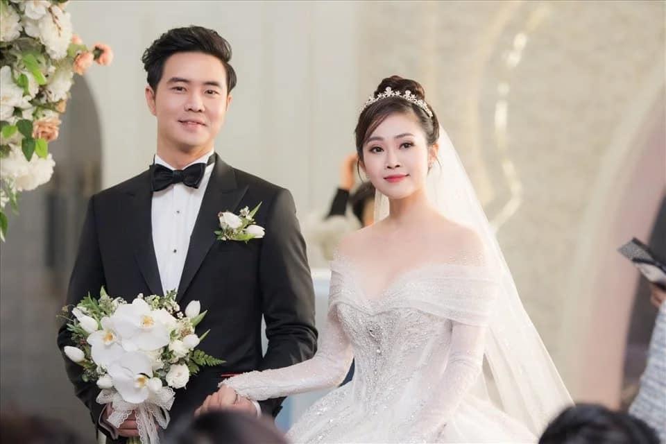 MC xinh đẹp VTV được chồng kém 5 tuổi chiều như bà hoàng-6