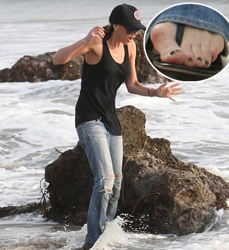 Mỹ nhân Việt trày da, tróc vảy đau đớn vì lênh khênh giày cao gót-5