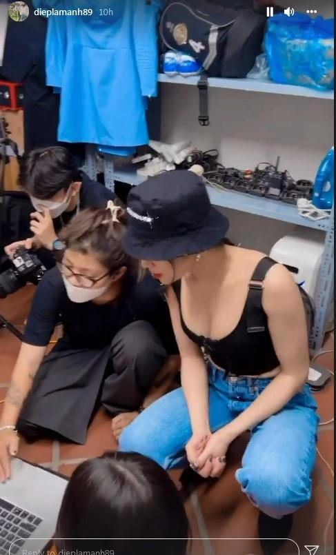 Đi làm mà Diệp Lâm Anh phô vòng 1 căng cỡ này ai tập trung được!-2