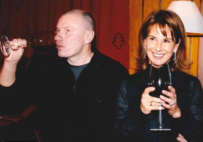 Chồng ngoại tình đưa ra án tử, vợ cao tay lao vào cuộc chiến tỷ đô-6