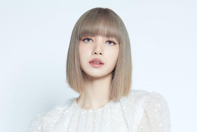 Lisa BLACKPINK nhiễm Covid-19, Jennie nằm yên cũng thị phi-1