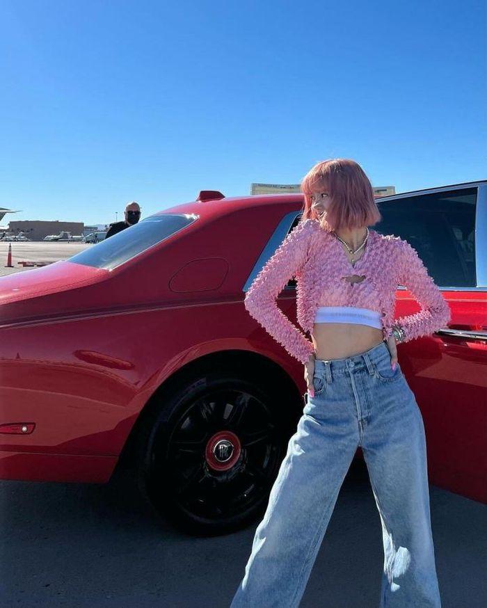 Lisa khoe body vạn người mê trước khi mắc COVID-19-4