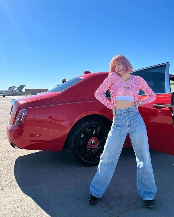 Lisa khoe body vạn người mê trước khi mắc COVID-19-5