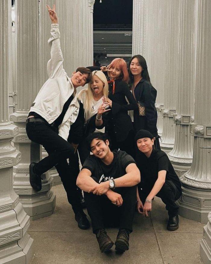 Lisa khoe body vạn người mê trước khi mắc COVID-19-6