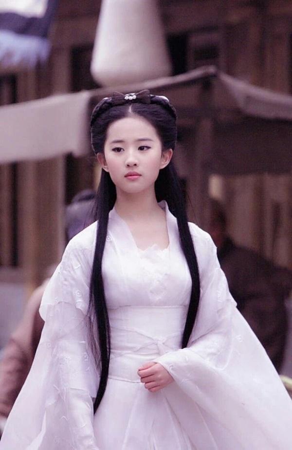 Mỹ nhân đóng Tiểu Long Nữ: Nhan sắc ngang ngửa Lý Nhược Đồng, diễn xuất ăn đứt Lưu Diệc Phi?-4