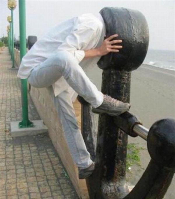 Mắc kẹt kiểu bi hài khiến nạn nhân tiến không được, lùi không xong-2