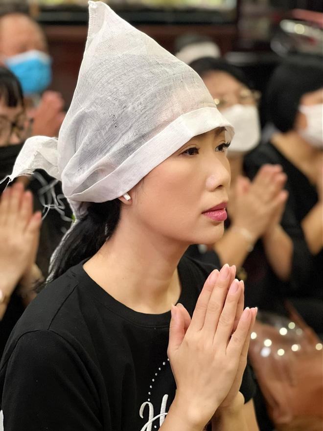 Trịnh Kim Chi làm lễ cho mẹ giữa lúc bị réo vào ồn ào Thương Tín-4