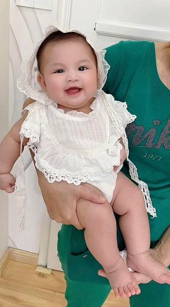 Vy Oanh khoe con gái 4 tháng phát triển như trẻ hơn 1 tuổi-2