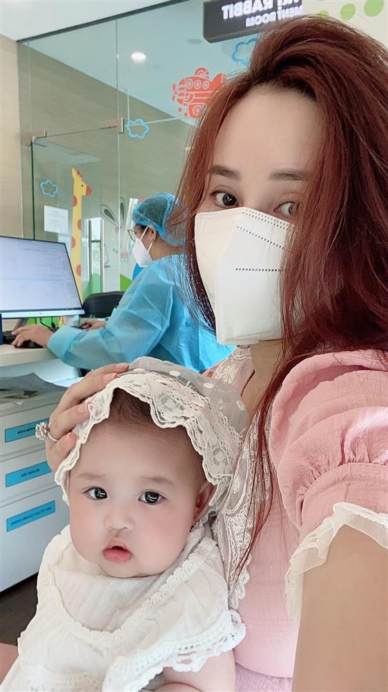 Vy Oanh khoe con gái 4 tháng phát triển như trẻ hơn 1 tuổi-1