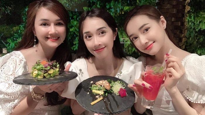 Hóa ra chị em Nhã Phương thừa hưởng hết nét đẹp từ anh bố-11