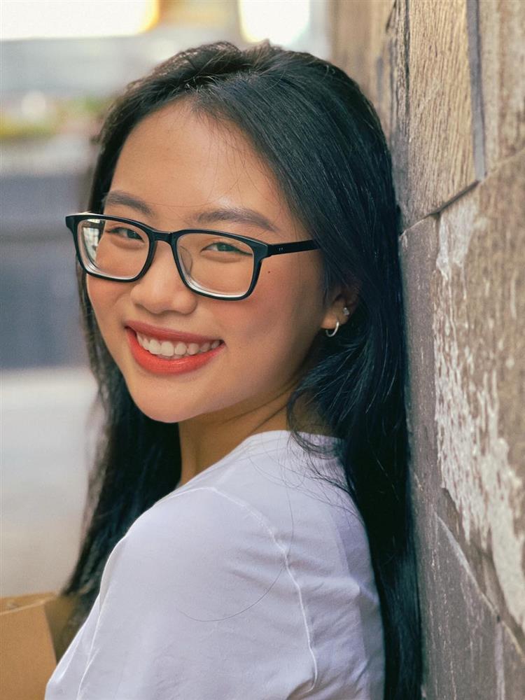 Phương Mỹ Chi hóa thân Phi Nhung, giật mình tưởng 2 trong 1-2