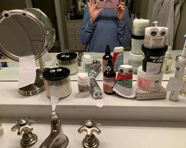 Khi nhóc tỳ bày trò troll bố mẹ, cả hai chỉ còn nước khóc thét-4