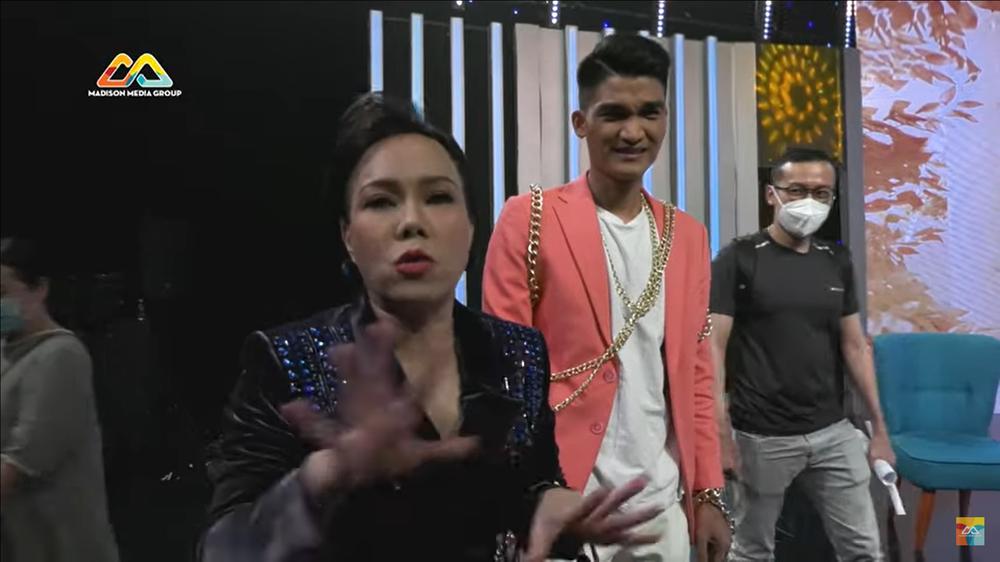 Việt Hương: Thôi, cắt máy đi đừng quay tôi nữa vì tôi đang rất buồn-1