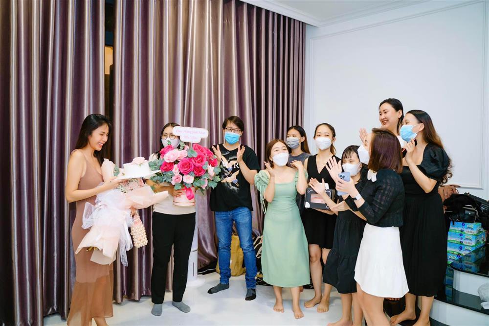 Toàn cảnh sinh nhật hoàng tráng của Thủy Tiên giữa tâm bão-4