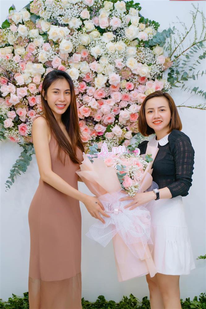 Toàn cảnh sinh nhật hoàng tráng của Thủy Tiên giữa tâm bão-6