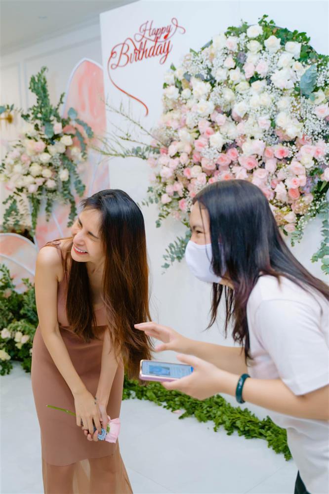 Toàn cảnh sinh nhật hoàng tráng của Thủy Tiên giữa tâm bão-7