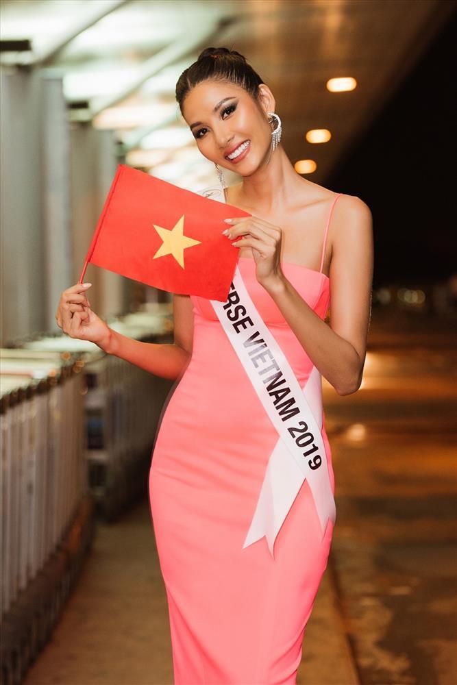 Mỹ nhân Việt lên đường thi Miss Universe: Ai mặc đẹp nhất?-13