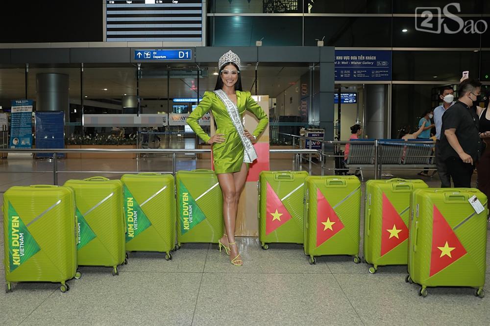 Mỹ nhân Việt lên đường thi Miss Universe: Ai mặc đẹp nhất?-17