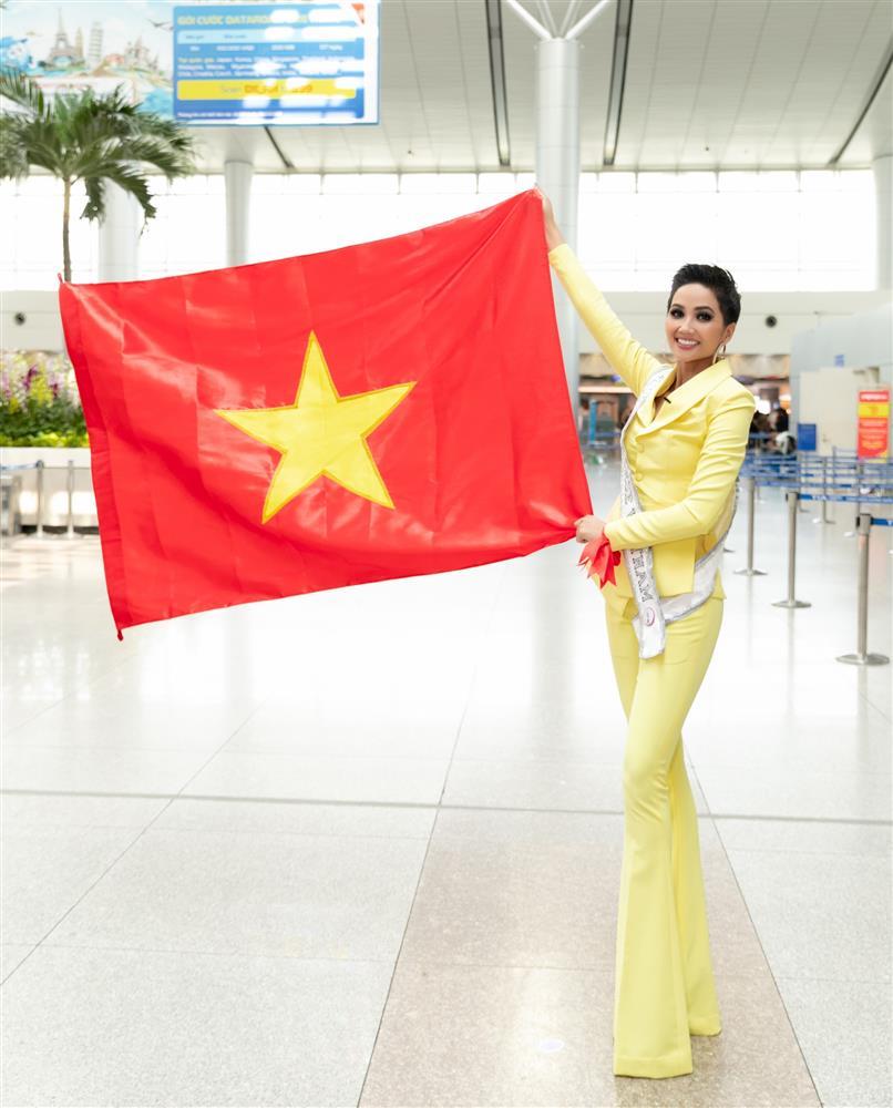 Mỹ nhân Việt lên đường thi Miss Universe: Ai mặc đẹp nhất?-10