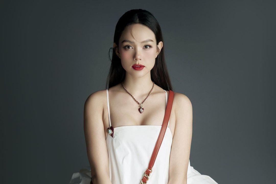 Minh Hằng khoe eo thon cực phẩm đánh bay tin đồn bầu bí-6