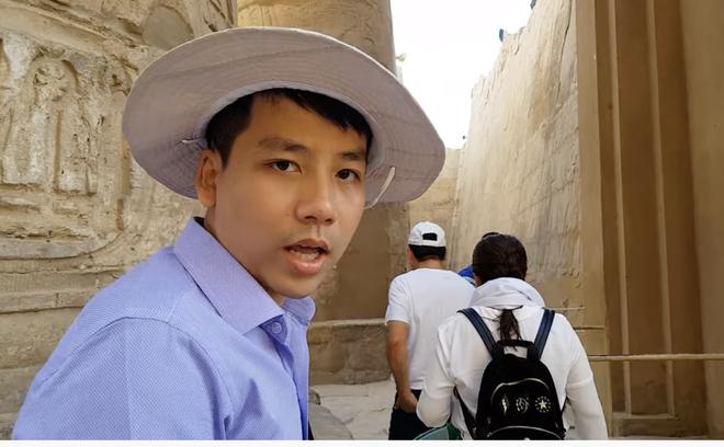 Bức ảnh chỉ ra ngoại hình Khoa Pug thay đổi báo động sau 3 năm-2