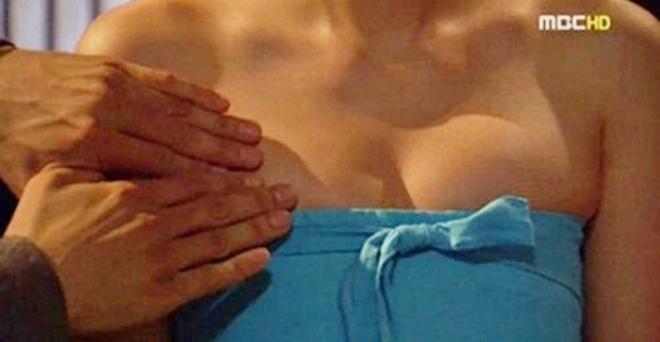 Cảnh lấp ló vòng 1 của sao nữ hóa ra đã lừa khán giả thế này đây-2