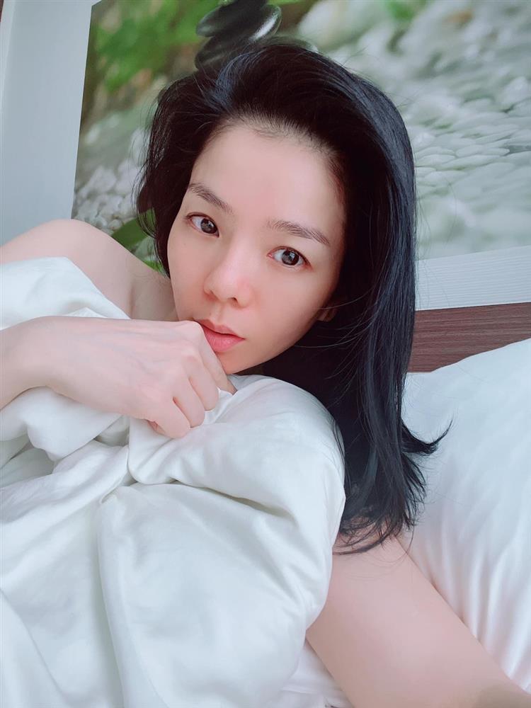 Dụi mắt vài lần trước ảnh giường chiếu hiểm hóc của Lệ Quyên-2