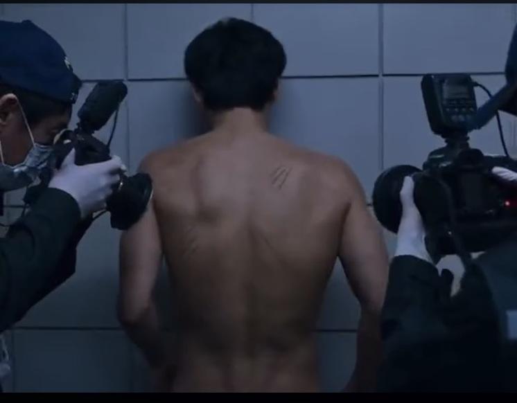 Xịt máu mũi với những cảnh nóng của nam thần Kim Soo Hyun-8