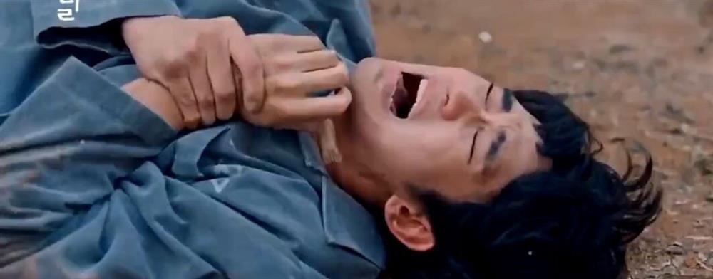 Xịt máu mũi với những cảnh nóng của nam thần Kim Soo Hyun-10
