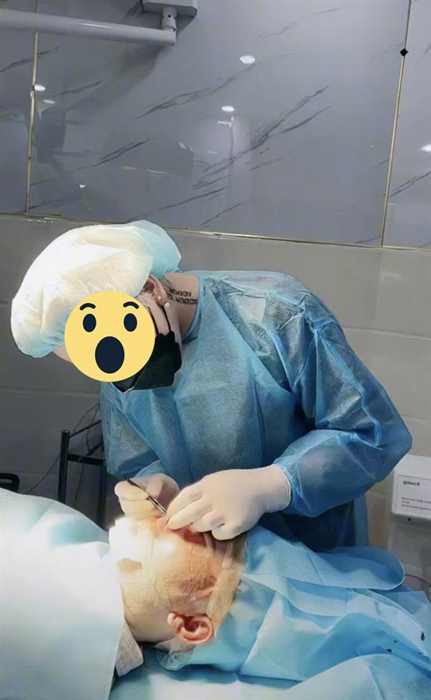 Hãi hùng: Thanh niên vừa nâng mũi, vừa nhảy đu trend-1