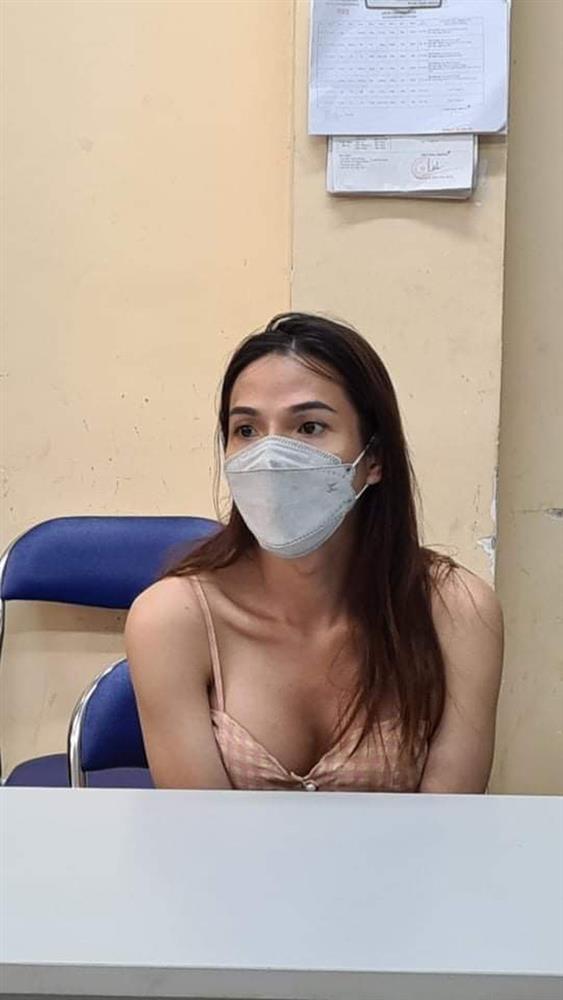 Triệt phá băng nhóm chuyên giả gái mại dâm dụ quý ông vào khách sạn để lấy tài sản-1