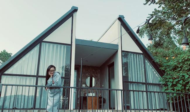 MC Hoài Anh lộ ảnh đời thường, ngoại hình khác hẳn khi lên sóng-3