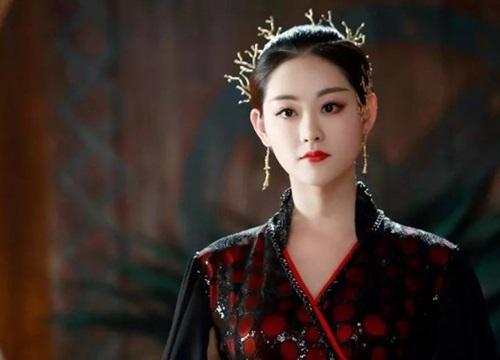 Thiên kim kế nghiệp gia sản nghìn tỷ, sự nghiệp tụt dốc thảm thương-6