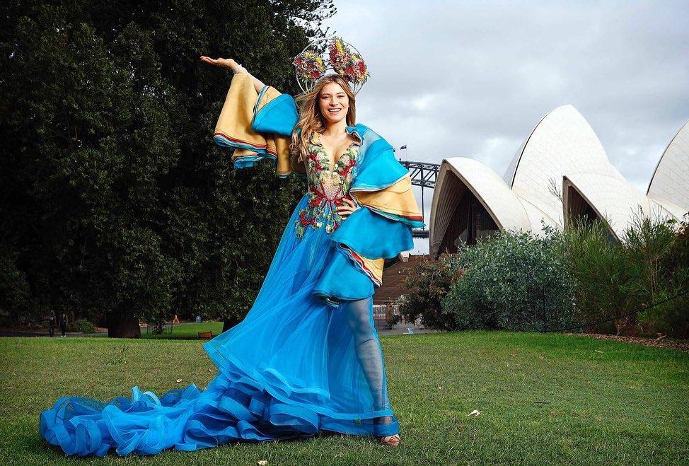 Ngắm loạt quốc phục Miss Universe, Kim Duyên liệu dễ thắng?-4