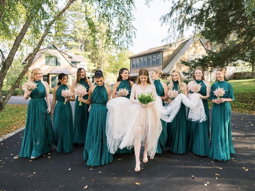 Bella Hadid, Kendall Jenner diện váy phù dâu xanh thiên thanh gây sốt-7