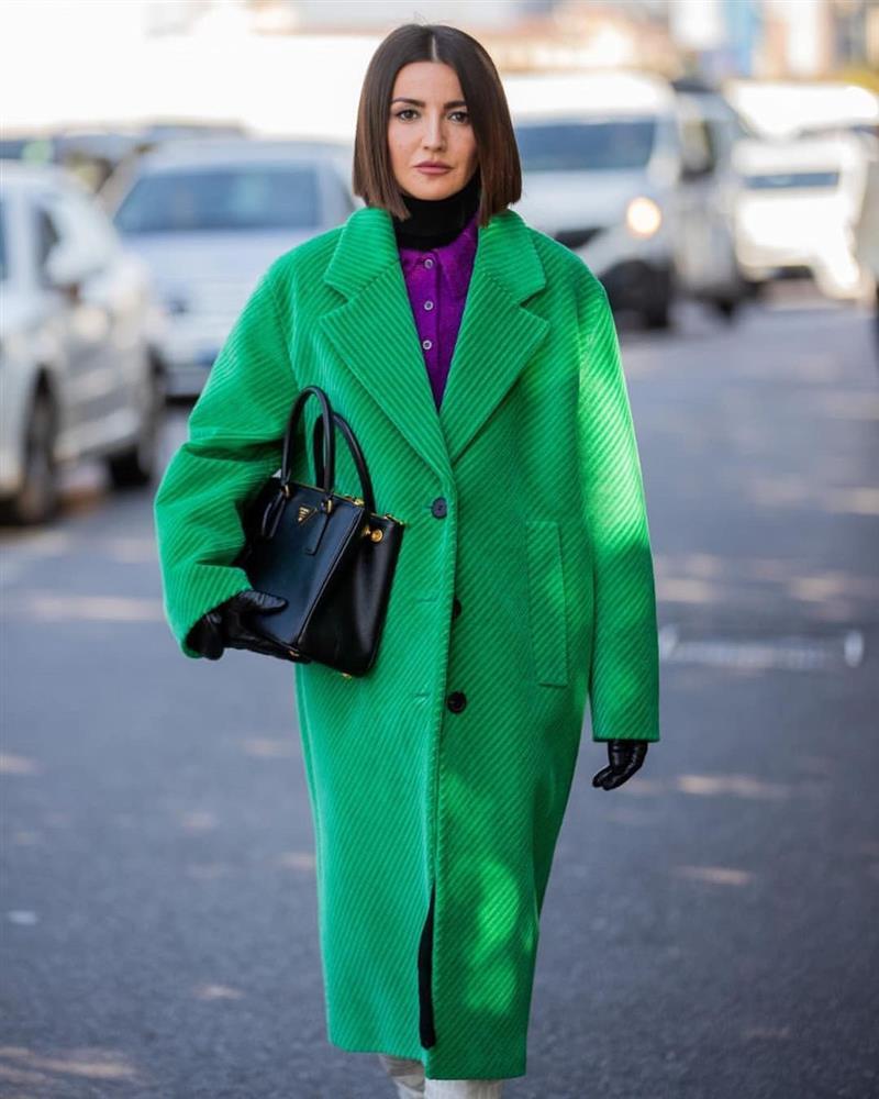 Những màu sắc rực rỡ của áo khoác thống trị thu - đông 2021-3