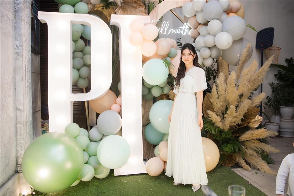 Á hậu Thanh Tú lần đầu cho 2 quý tử cùng lên sóng-4