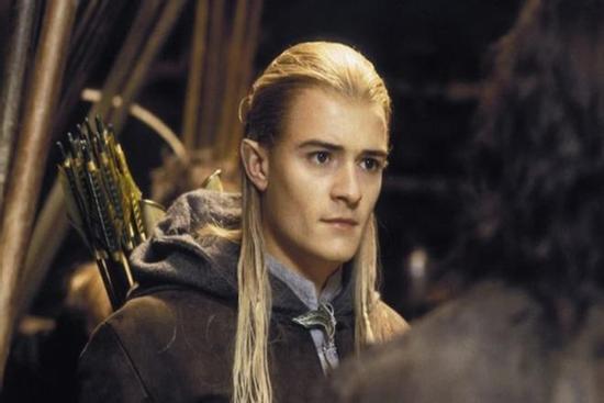 Người mang khuôn mặt tai thỏ cả đời cô đơn, tiền bạc túng thiếu