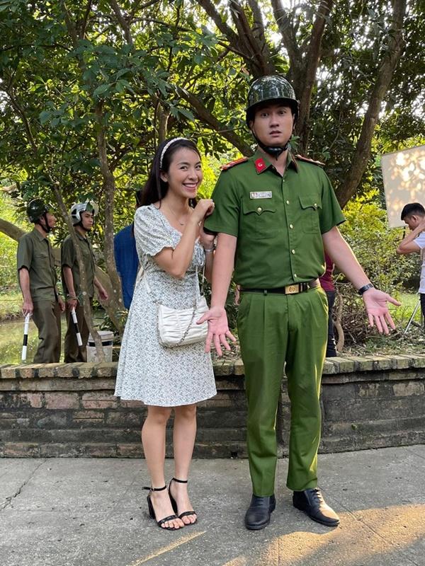 Những mỹ nhân mê trai bất chấp trên phim Việt-9