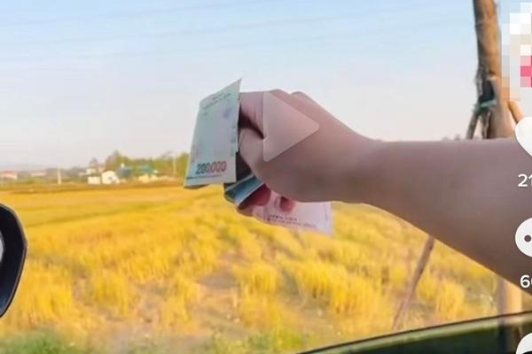 Clip: Ngồi xe thả cọc tiền, thanh niên bị cư dân mạng tố sống ảo-3